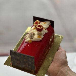 Christmas Log 12 servings Mango Raspberry